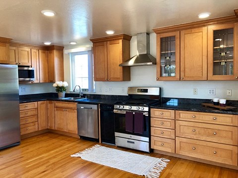 Floor plan for 2 beds, 1 bath, 960 sqft